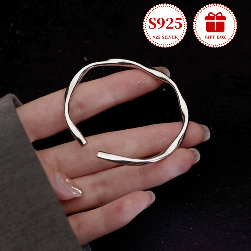 Elegant 925 Sterling Silver Bracelet  18K Gold-Plated Twisted Mobius Band Design