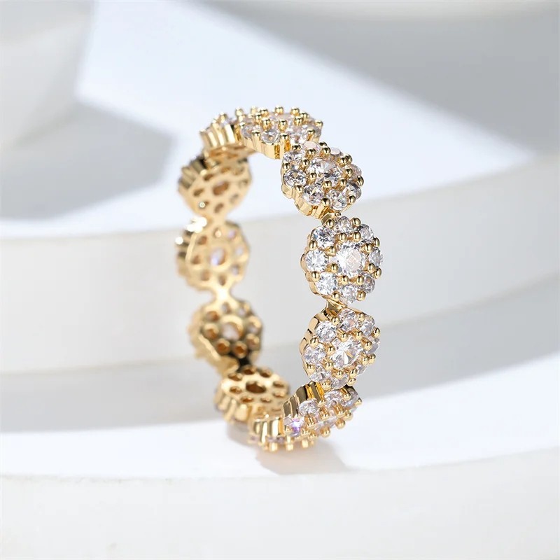 Luxury Female Charm White Zircon Ring