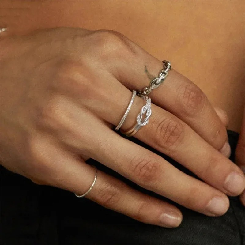 Simple Bilayer Geometric Knot Couple Rings