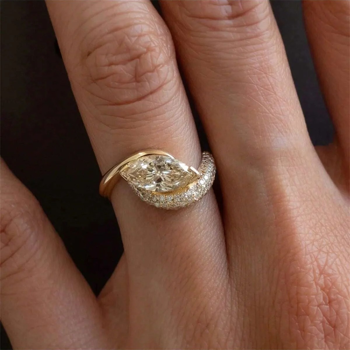 Luxurious Full Zircon 18K Gold Plated Single Ring for Women