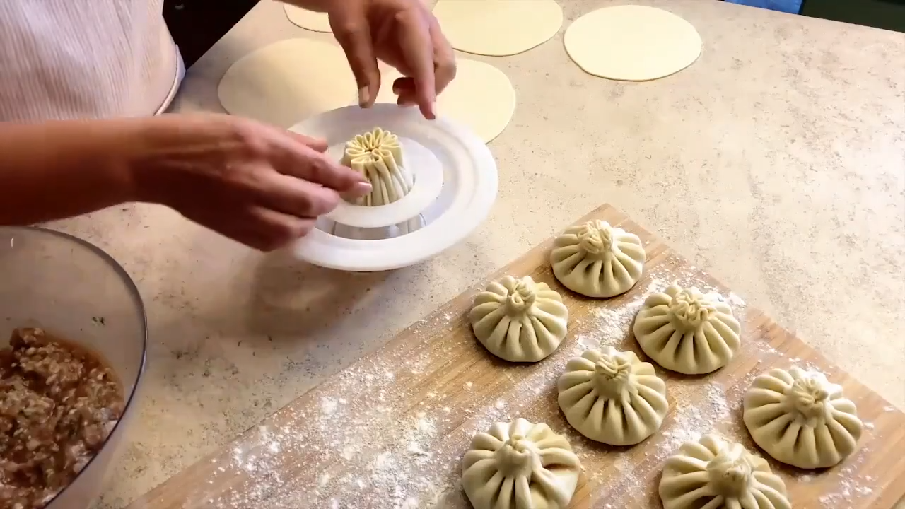 Perfect Dumplings with Non-Stick Maker