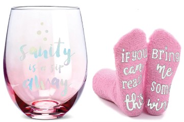 SANITY IS A SIP AWAY SOCKS & S/LESS SET OSFM