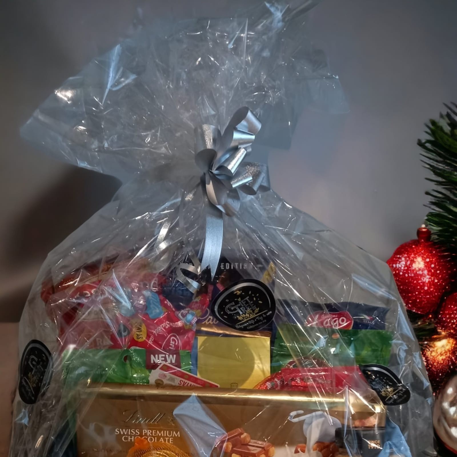 NZ Chocolate Lovers' Paradise Basket